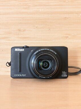 Nikon COOLPIX S9200 Digital Camera Black 18x Optical Zoom Full HD Tested